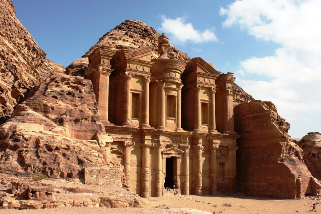 Điểm đặc biệt nhất trong chương trình là thành phố Petra