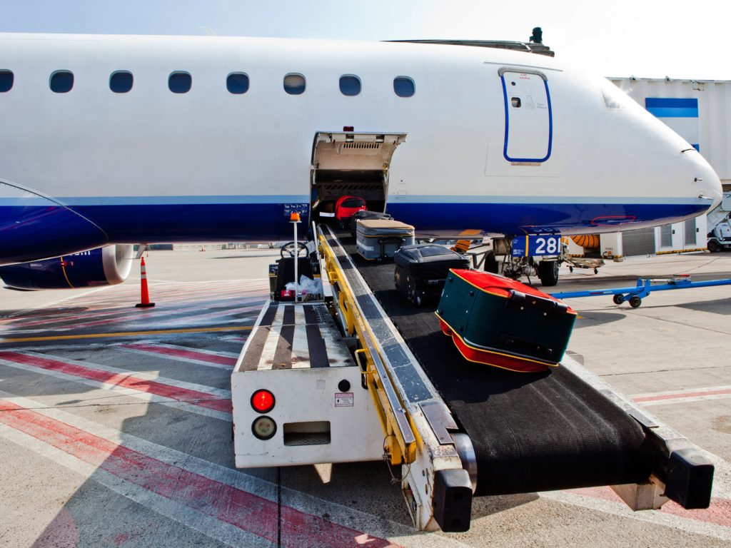 luggage-loading-plane-GettyImages-458222325
